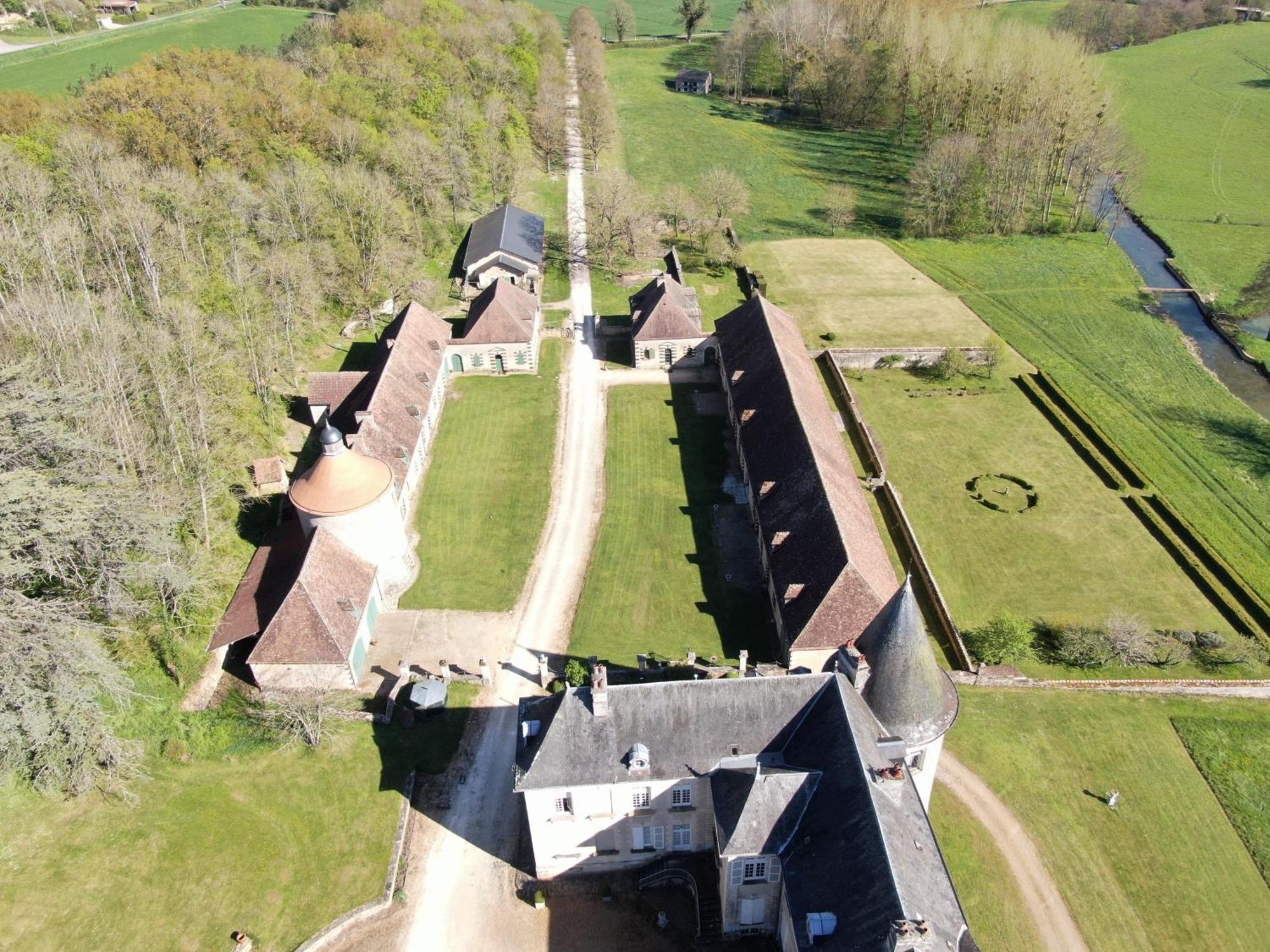 Château de Beaujeu Sens-Beaujeu Exterior foto